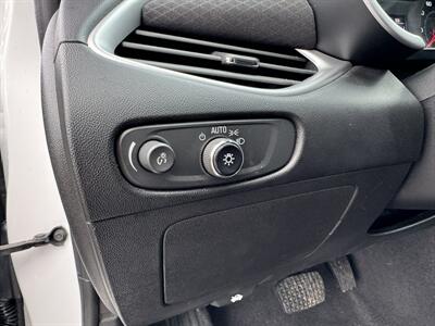 2023 Chevrolet Malibu LT   - Photo 8 - Schoolcraft, MI 49087