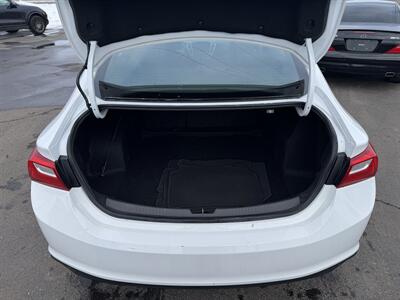 2023 Chevrolet Malibu LT   - Photo 21 - Schoolcraft, MI 49087
