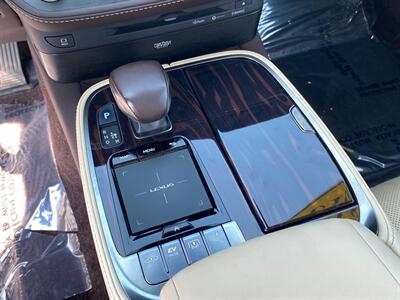 2018 Lexus LS 500h   - Photo 44 - Schoolcraft, MI 49087