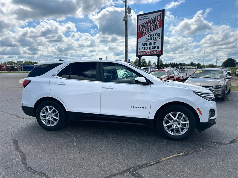 2022 Chevrolet Equinox LT - Photo 1 - Schoolcraft, MI 49087