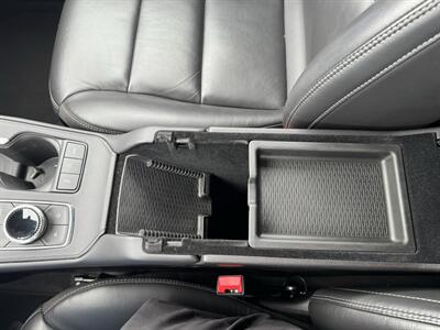 2024 Cadillac XT4 Premium Luxury   - Photo 16 - Schoolcraft, MI 49087