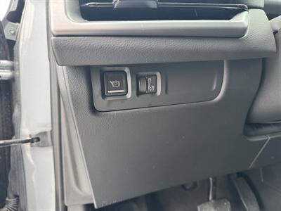 2024 Cadillac XT4 Premium Luxury   - Photo 8 - Schoolcraft, MI 49087