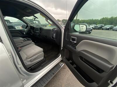 2018 Chevrolet Silverado 1500 Custom   - Photo 8 - Schoolcraft, MI 49087