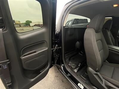 2022 Chevrolet Colorado LT   - Photo 15 - Schoolcraft, MI 49087