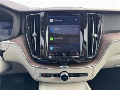 2022 Volvo XC60 B5 Momentum   - Photo 13 - Schoolcraft, MI 49087