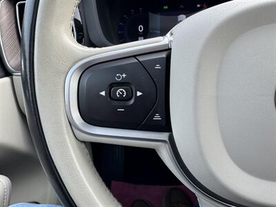 2022 Volvo XC60 B5 Momentum   - Photo 8 - Schoolcraft, MI 49087