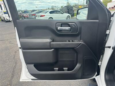 2020 Chevrolet Silverado 1500 Custom   - Photo 6 - Schoolcraft, MI 49087