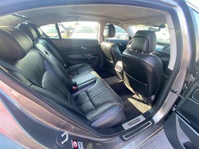 2016 Kia K900 Luxury V6   - Photo 16 - Schoolcraft, MI 49087