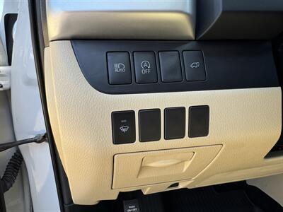 2019 Toyota Highlander XLE   - Photo 8 - Schoolcraft, MI 49087