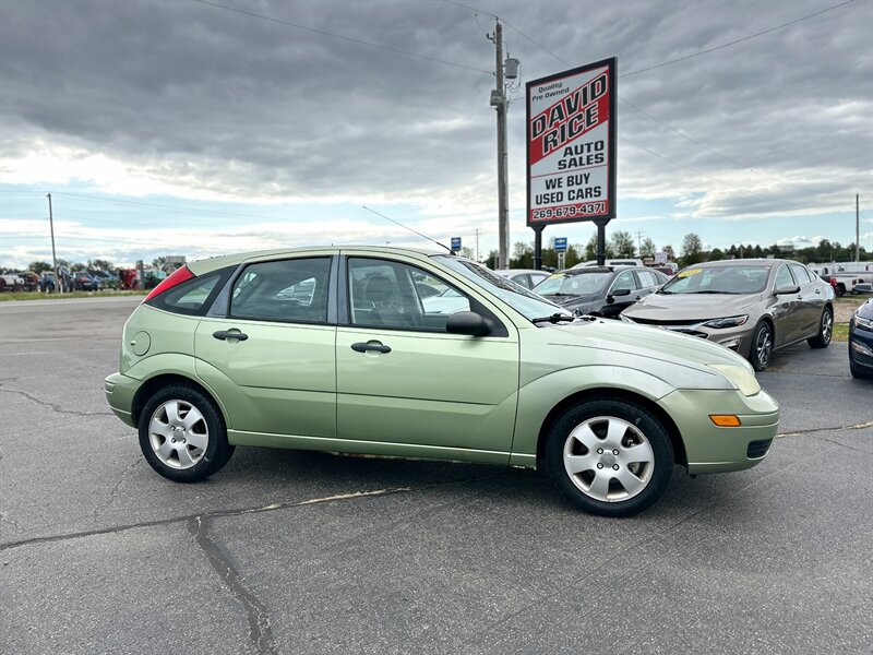 2007 Ford Focus ZX5 S  