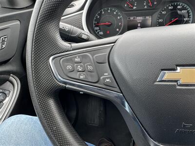 2023 Chevrolet Malibu LT   - Photo 9 - Schoolcraft, MI 49087