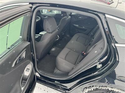 2023 Chevrolet Malibu LT   - Photo 20 - Schoolcraft, MI 49087