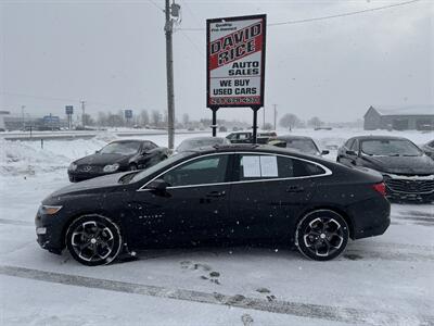 2023 Chevrolet Malibu LT   - Photo 1 - Schoolcraft, MI 49087