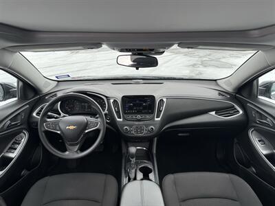 2023 Chevrolet Malibu LT   - Photo 17 - Schoolcraft, MI 49087