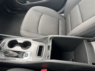 2023 Chevrolet Malibu LT   - Photo 16 - Schoolcraft, MI 49087