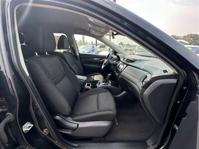2019 Nissan Rogue SV   - Photo 12 - Schoolcraft, MI 49087