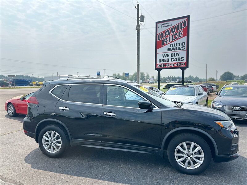 2019 Nissan Rogue SV - Photo 1 - Schoolcraft, MI 49087