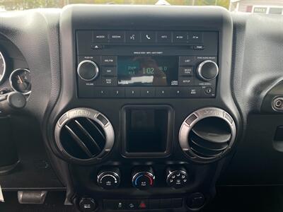 2013 Jeep Wrangler Unlimited Sport   - Photo 31 - Schoolcraft, MI 49087