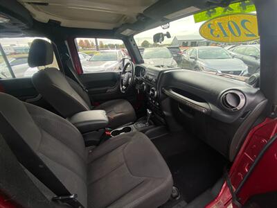 2013 Jeep Wrangler Unlimited Sport   - Photo 12 - Schoolcraft, MI 49087