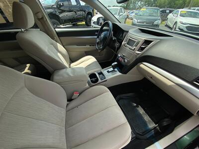 2014 Subaru Outback 2.5i Premium   - Photo 14 - Schoolcraft, MI 49087