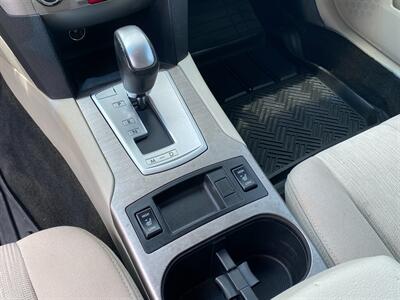 2014 Subaru Outback 2.5i Premium   - Photo 39 - Schoolcraft, MI 49087