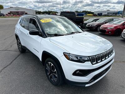 2022 Jeep Compass Limited   - Photo 2 - Schoolcraft, MI 49087