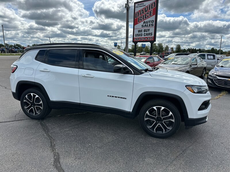 2022 Jeep Compass Limited   - Photo 1 - Schoolcraft, MI 49087