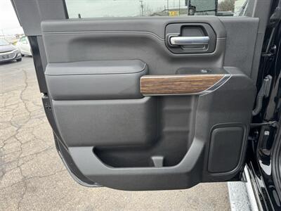 2022 Chevrolet Silverado 2500HD High Country   - Photo 18 - Schoolcraft, MI 49087
