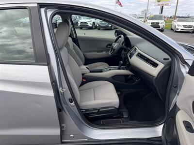 2017 Honda HR-V LX - Photo 25 - Schoolcraft, MI 49087