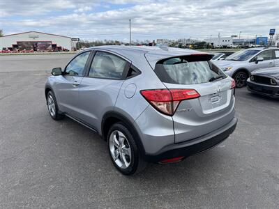2017 Honda HR-V LX - Photo 2 - Schoolcraft, MI 49087