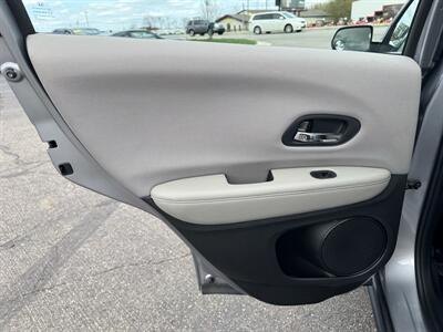 2017 Honda HR-V LX - Photo 19 - Schoolcraft, MI 49087