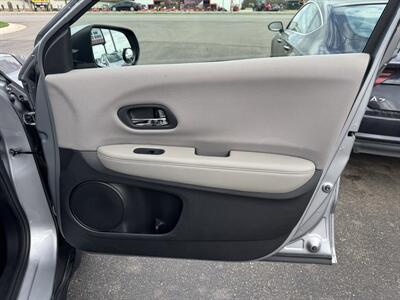 2017 Honda HR-V LX - Photo 24 - Schoolcraft, MI 49087