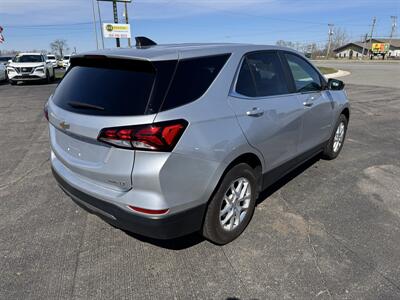 2022 Chevrolet Equinox LT   - Photo 3 - Schoolcraft, MI 49087
