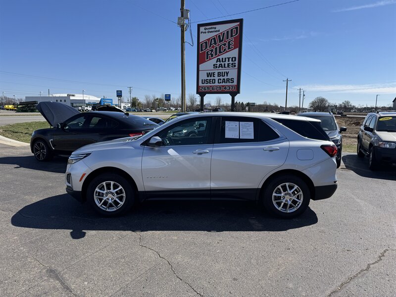 2022 Chevrolet Equinox LT   - Photo 1 - Schoolcraft, MI 49087