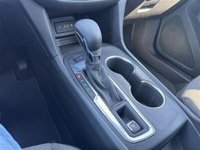 2022 Chevrolet Equinox LT   - Photo 15 - Schoolcraft, MI 49087