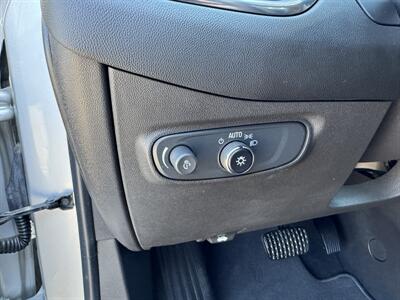 2022 Chevrolet Equinox LT   - Photo 8 - Schoolcraft, MI 49087