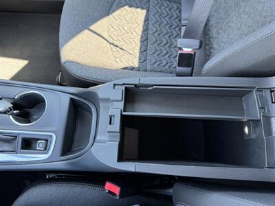 2022 Chevrolet Equinox LT   - Photo 16 - Schoolcraft, MI 49087