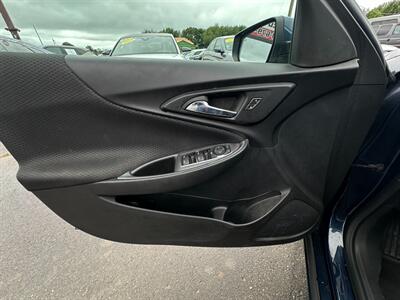 2020 Chevrolet Malibu LT   - Photo 30 - Schoolcraft, MI 49087