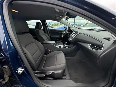 2020 Chevrolet Malibu LT   - Photo 14 - Schoolcraft, MI 49087