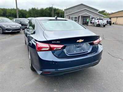 2020 Chevrolet Malibu LT   - Photo 8 - Schoolcraft, MI 49087