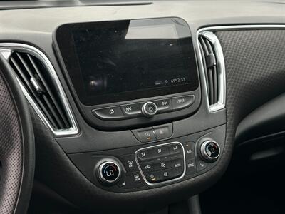 2020 Chevrolet Malibu LT   - Photo 38 - Schoolcraft, MI 49087