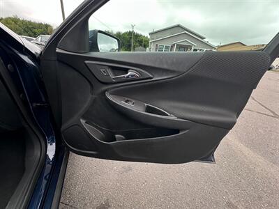 2020 Chevrolet Malibu LT   - Photo 13 - Schoolcraft, MI 49087