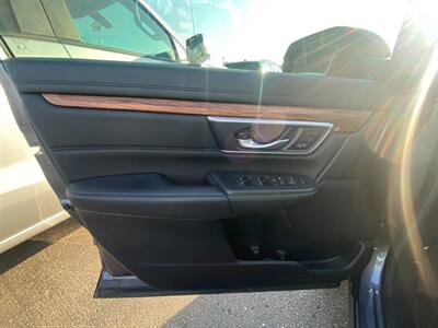2020 Honda CR-V Touring   - Photo 18 - Schoolcraft, MI 49087
