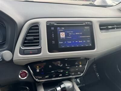 2018 Honda HR-V EX-L w/Navi   - Photo 12 - Schoolcraft, MI 49087