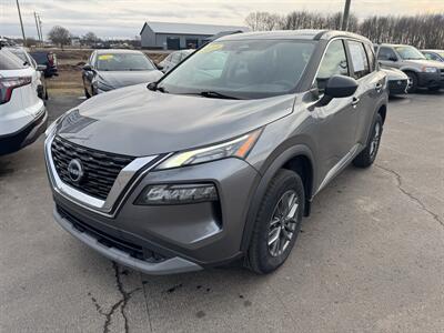 2023 Nissan Rogue S   - Photo 4 - Schoolcraft, MI 49087