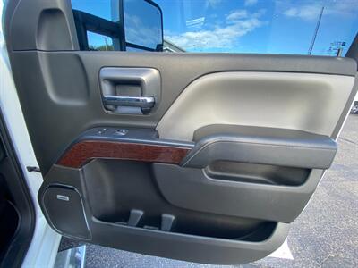 2018 GMC Sierra 1500 SLT   - Photo 10 - Schoolcraft, MI 49087