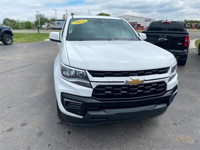 2022 Chevrolet Colorado LT   - Photo 3 - Schoolcraft, MI 49087