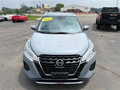 2021 Nissan Kicks SV   - Photo 2 - Schoolcraft, MI 49087