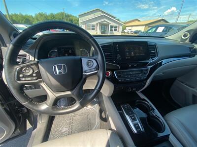 2022 Honda Pilot Touring w/Rear Captains   - Photo 28 - Schoolcraft, MI 49087