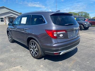 2022 Honda Pilot Touring w/Rear Captains   - Photo 7 - Schoolcraft, MI 49087